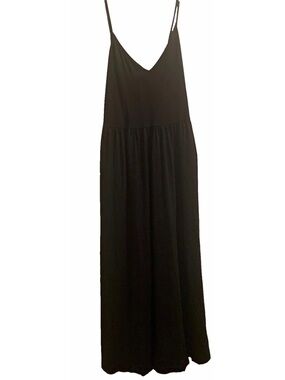 Sleek Black Spaghetti-Strap Maxi Dress